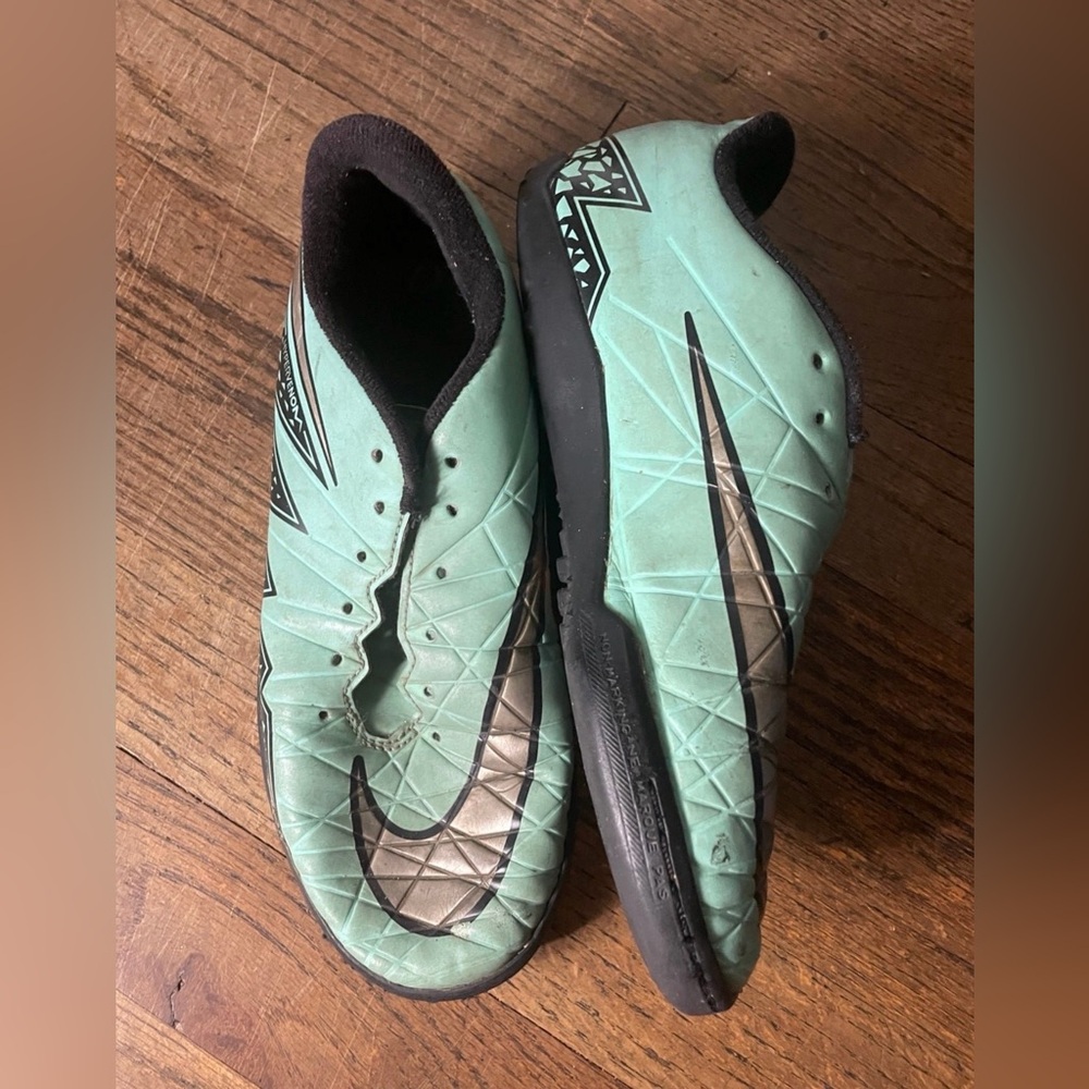 Nike Hypervenom Kids Shoes 4.5Y
